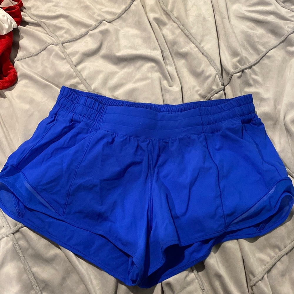 Lululemon hotty hots size 10 2.5”